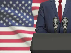 What's The Difference Between A Politician And A Snail?